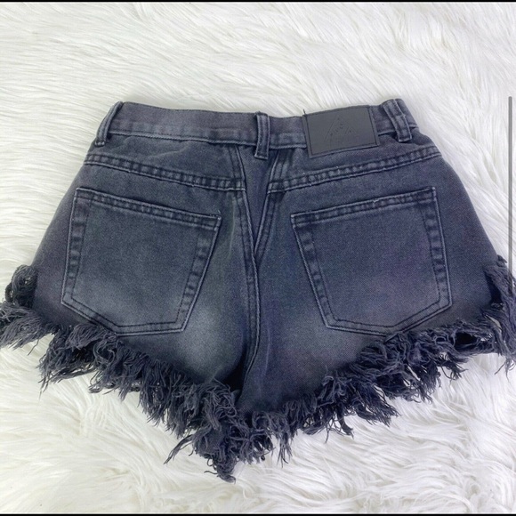 ❗️FINAL PRICE❗️ UNIF Black High Waisted Shorts - Picture 2 of 6